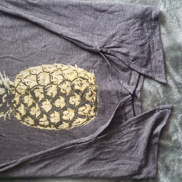 Cute pineapple print top - Picture 5 of 7